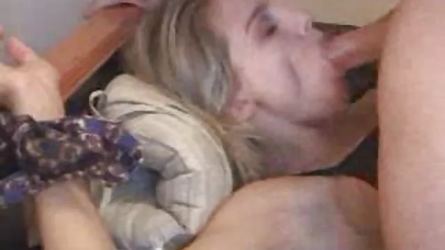 Seksi porno kaydı Angelika vahşi yaşlı türk kadın sikişi siyah çorap seks