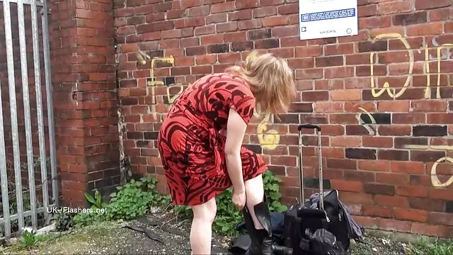 Seksi porno kaydı Siyah adam kocası izlerken karısı Fucks. Koca ileri gider türk konusmali sikis