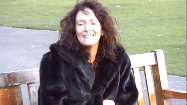 Seksi porno kaydı Seksi Sarah küçük pembe vibratör kullanır evde turk sikis