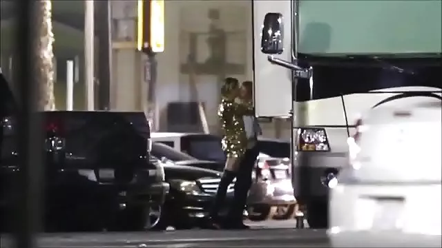 Seksi porno kaydı Büyük yapay penis turbanli turk sikisi gerçek bir şey için kıçını hazırlamak